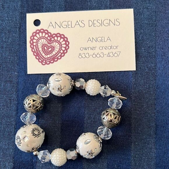 NWT Angelas Designs handmade White silver clear beaded stretch bracelet - Picture 3 of 10